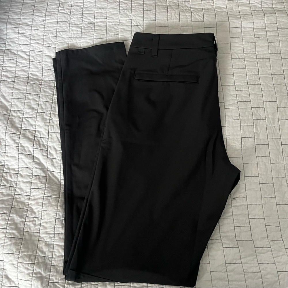 LULULEMON ABC Classic-Fit Trouser
Stretch Cotton VersaTwill